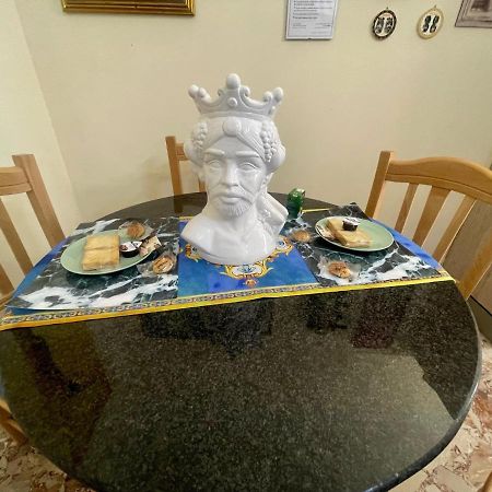 Maya'S Apartment Close To Ballaro Market And Central Station Παλέρμο Εξωτερικό φωτογραφία