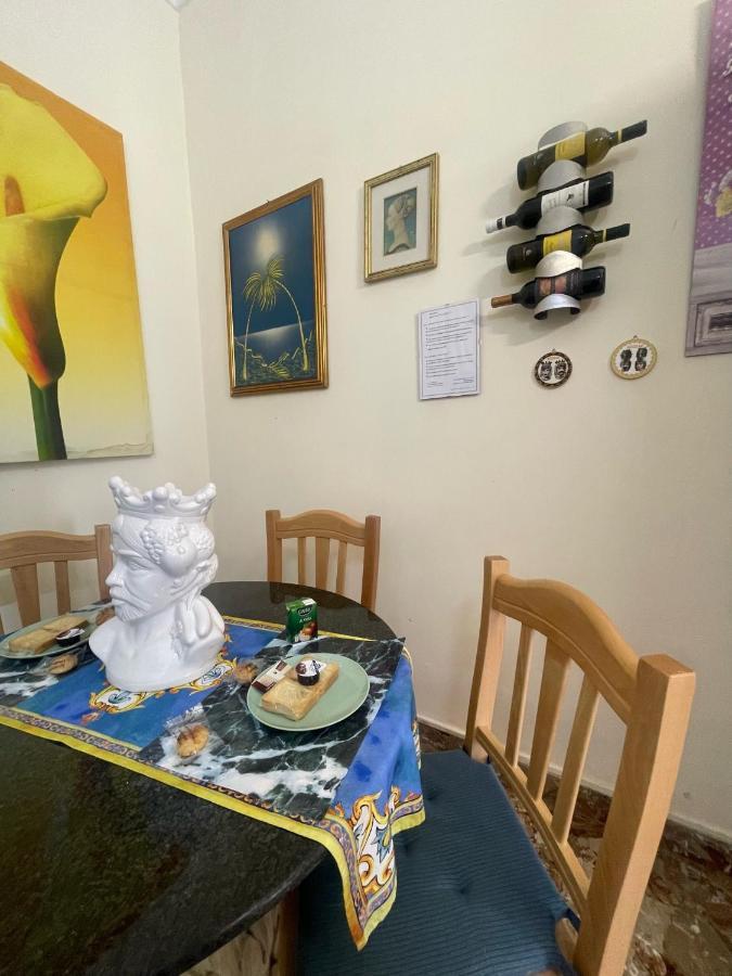 Maya'S Apartment Close To Ballaro Market And Central Station Παλέρμο Εξωτερικό φωτογραφία